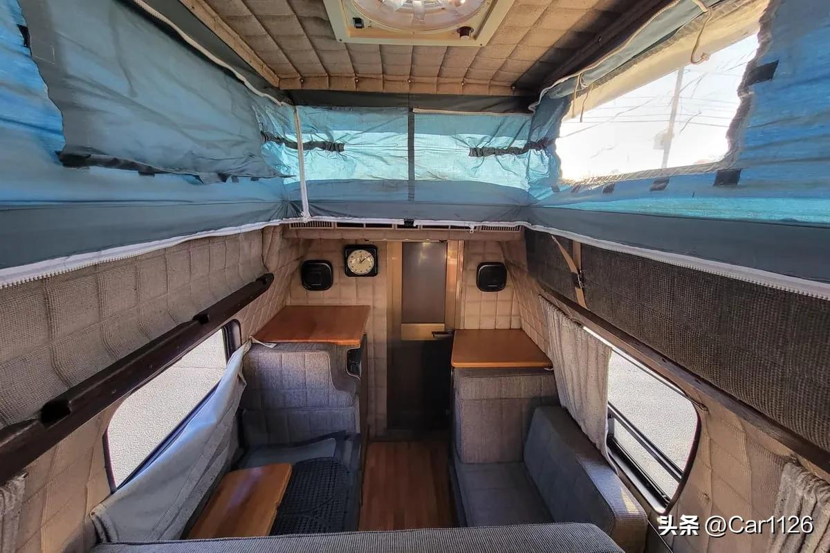 1988丰田HiAceCamper4x4