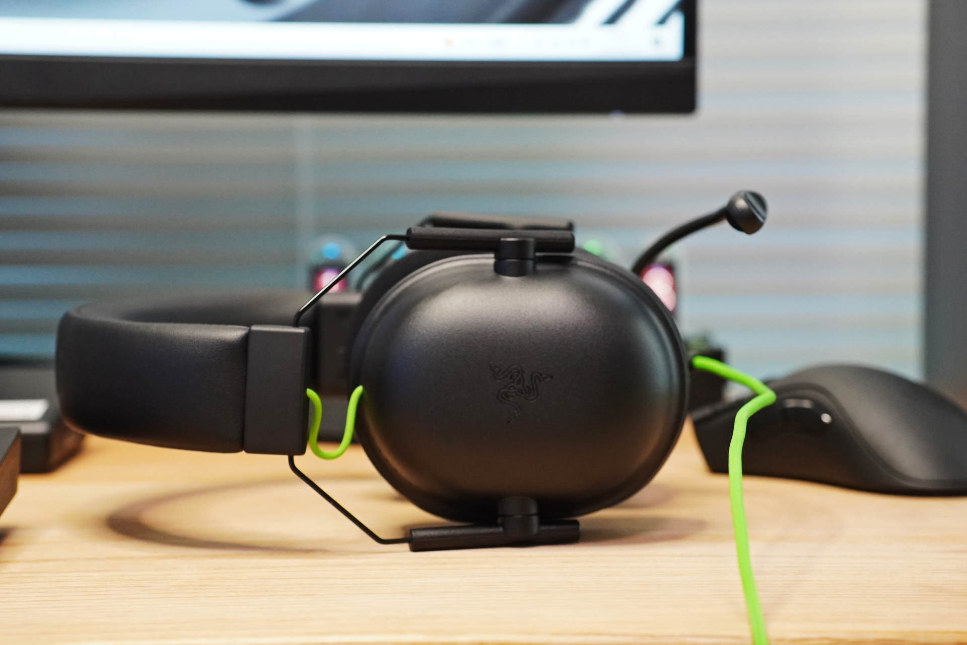 雷蛇旋风黑鲨v2x使用说明,雷蛇旋风黑鲨v2x游戏实测