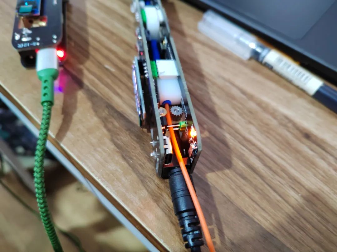 用3d打印笔自制一把98k模型,用3d打印笔自制鱿鱼面具