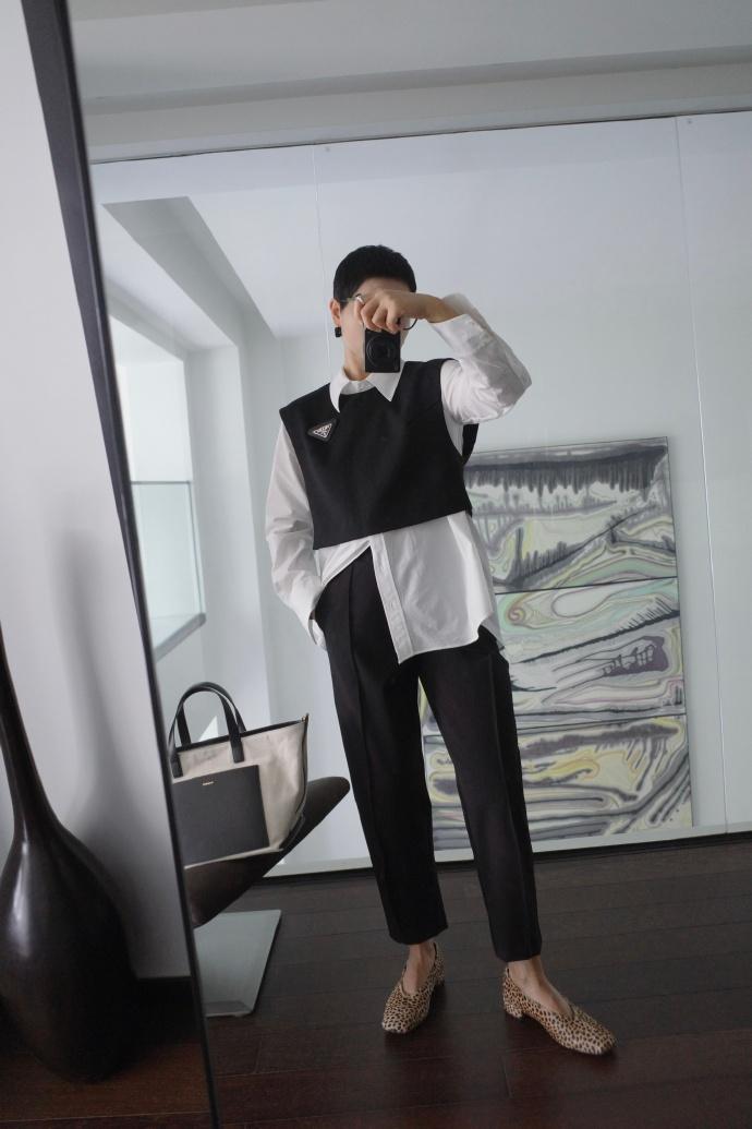 短发博主穿搭冷淡风高级女生穿搭,一个短发慵懒风穿搭博主