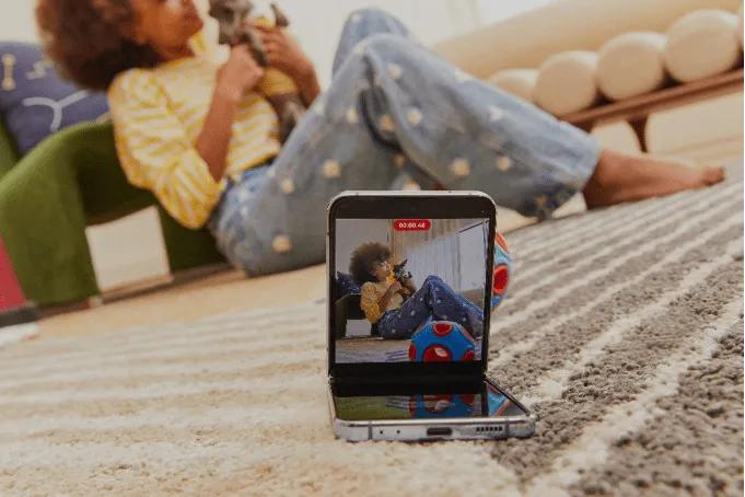 三星galaxyzflip4单手开合,三星galaxyzflip4最新玩法