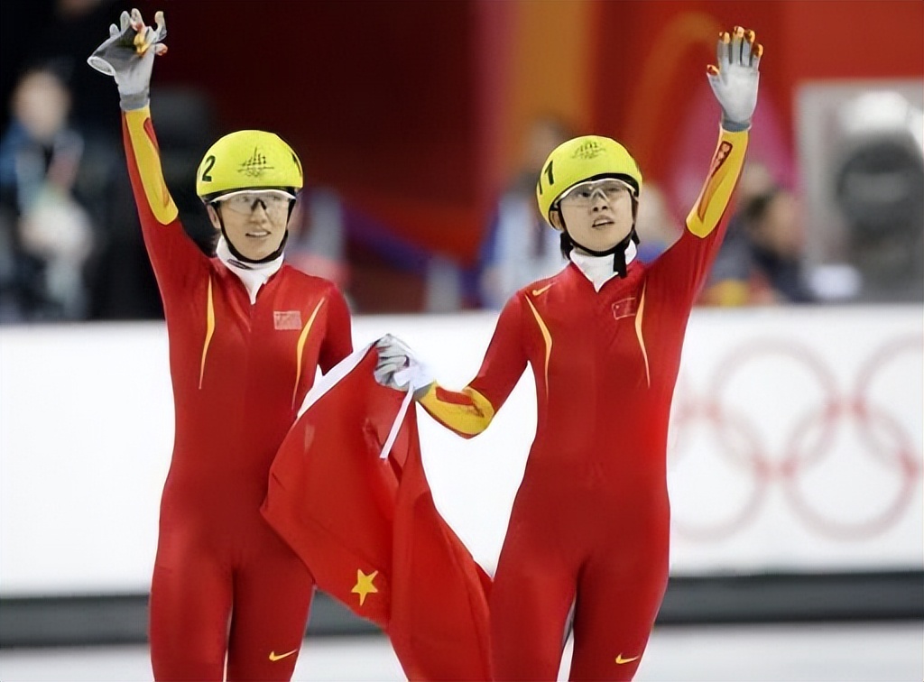 中韩短道速滑那点事,短道速滑世界杯周洋受伤回放