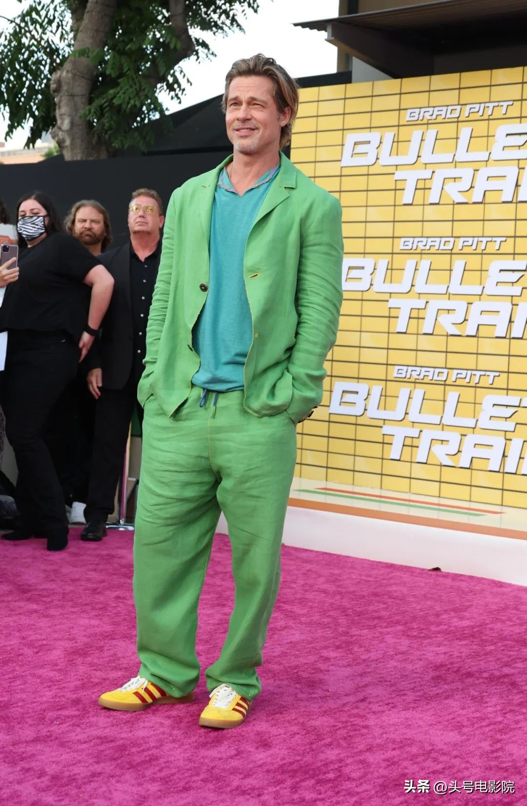 基努里维斯和布拉德皮特同框,模仿基努里维斯战术