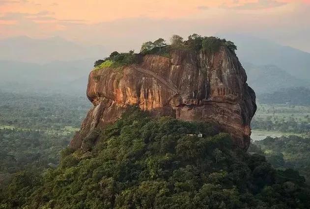 斯里兰卡蓝宝石值不值得收藏,斯里兰卡星光蓝宝石