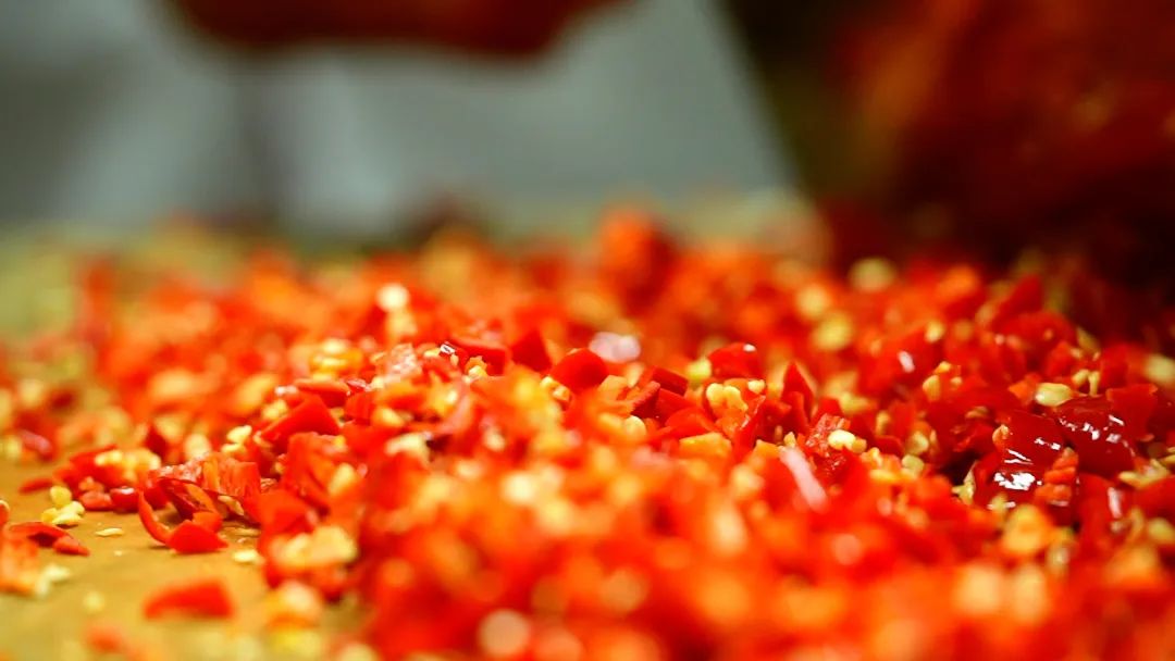 700亿级的辣椒市场，他盯上了其中的细分赛道，年入超3亿元