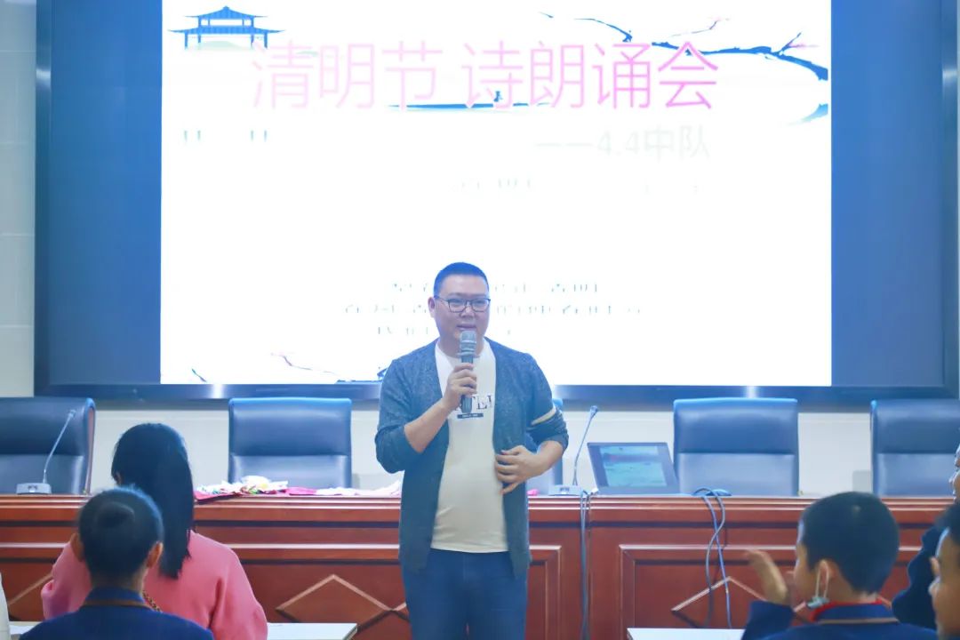 清明祭英烈警营朗诵,向英烈致敬清明诗歌朗诵小学生