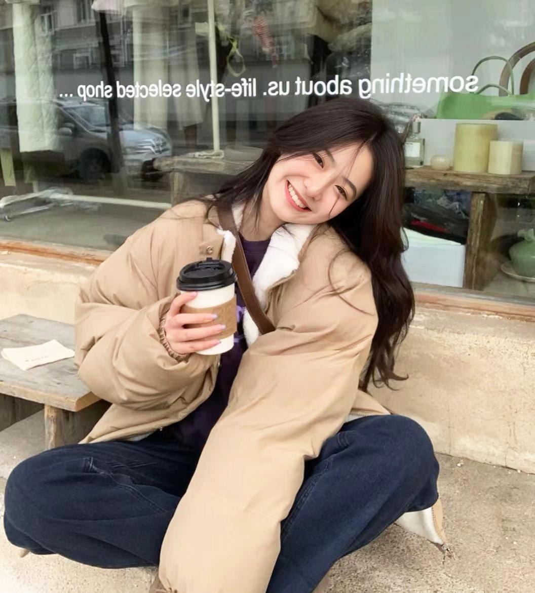 绿色大衣里面穿什么内搭最好,黑色大衣里面怎么穿内搭男