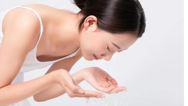 洗完脸超水润的洗面奶推荐,超好用的平价洗面奶适合夏季