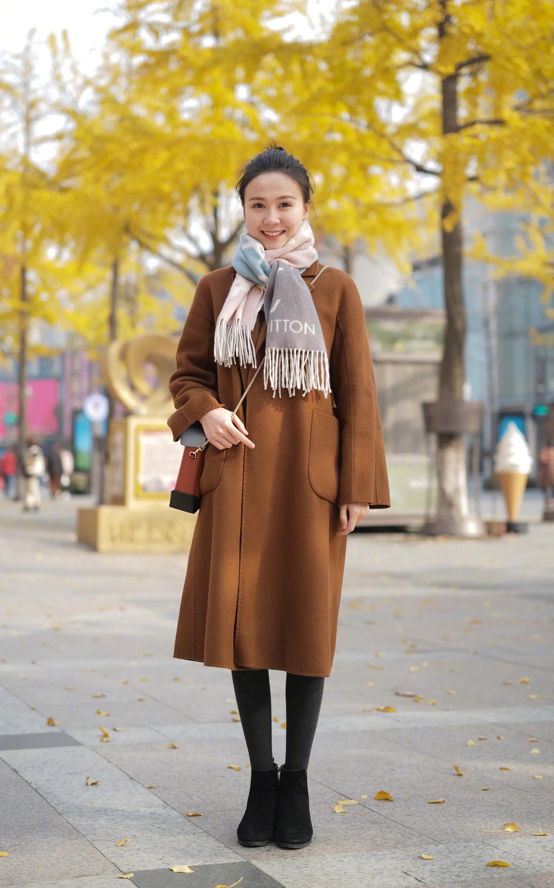 看街拍穿搭推荐,fendi围巾搭配lv
