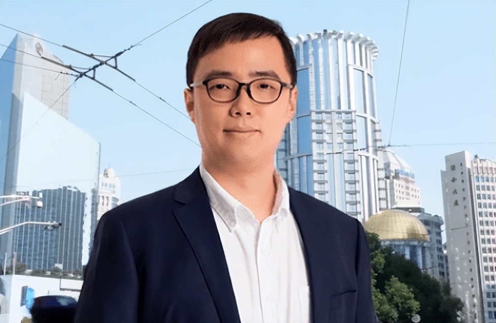 身家210亿的程序员曾暴亏三分之二,他曾是银行行长辞职创业