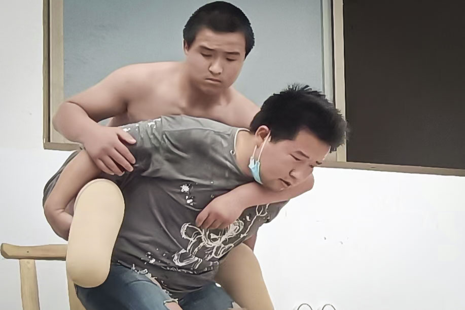 河南13岁男孩和母亲争执,河南13岁少年离家出走至今未归