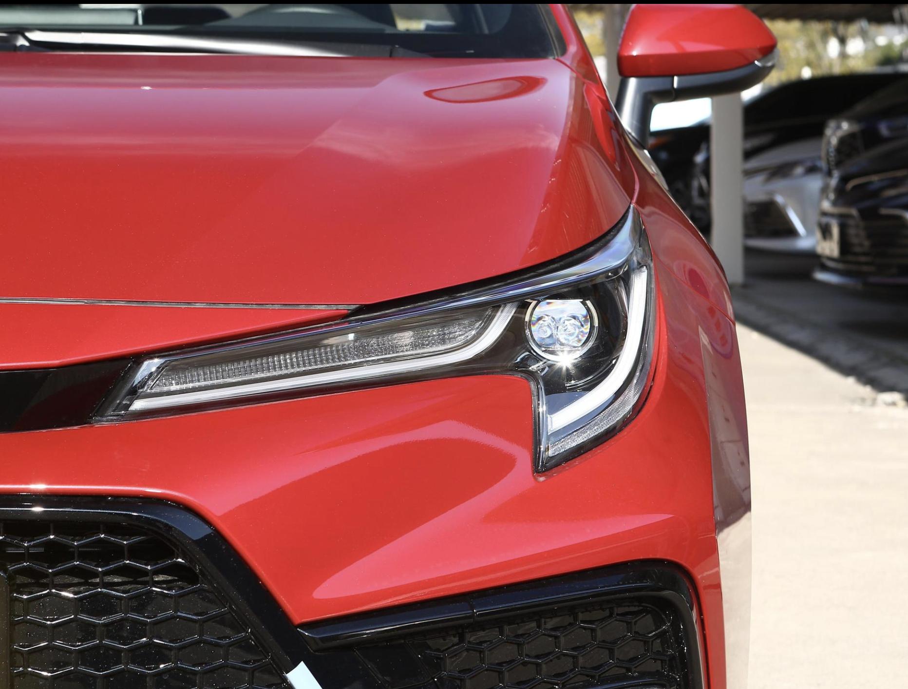 丰田雷凌2021款和大众速腾测评,雷凌和速腾对比哪个更值得入手