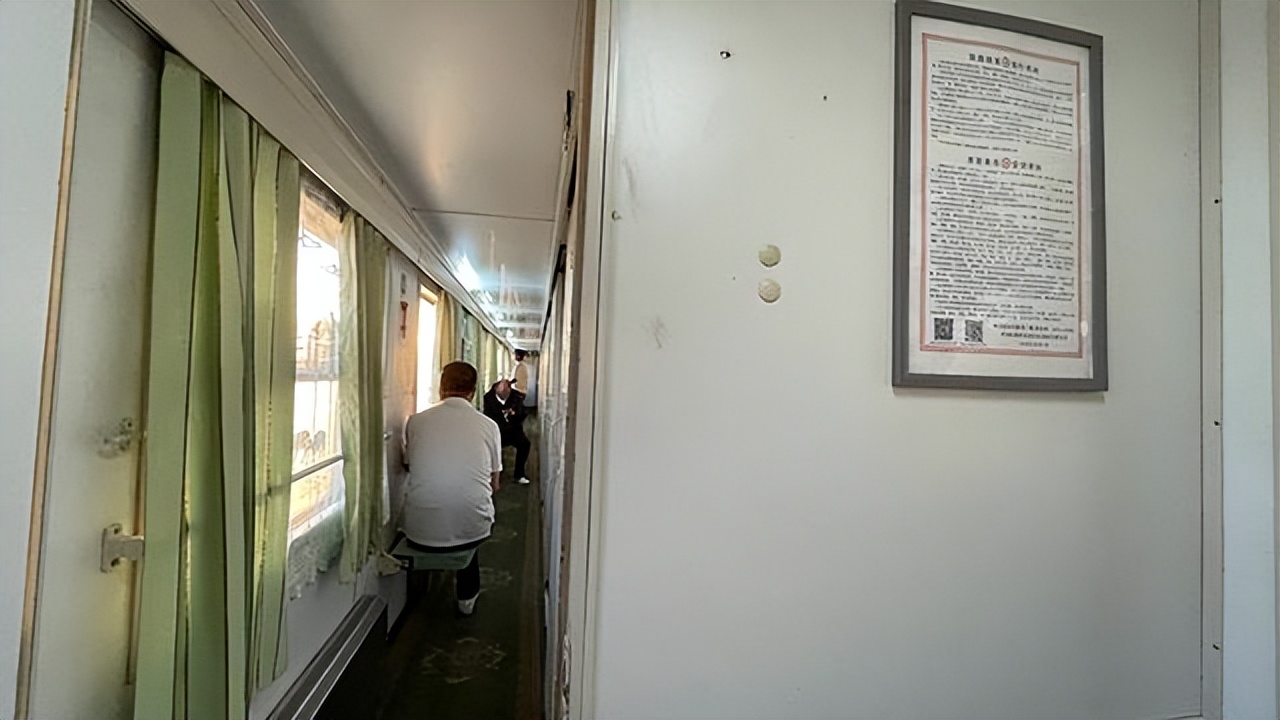 高级软卧怎么买票可以住一个包厢,长途软卧攻略