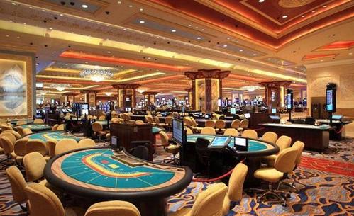 赌王何鸿燊，86万续命针连打11年，800万金丝楠木棺揭开世纪葬礼