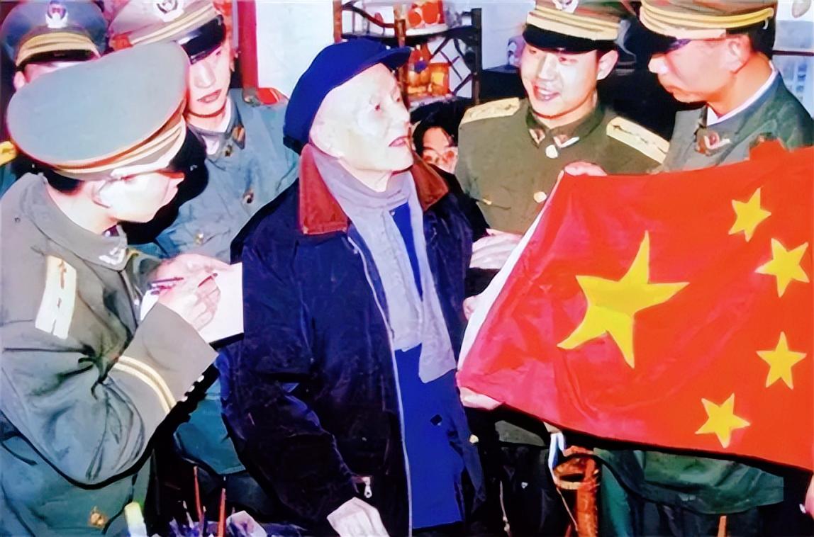 当年“五星红旗”仅15票，三号作品却得了185票，为何会选择前者