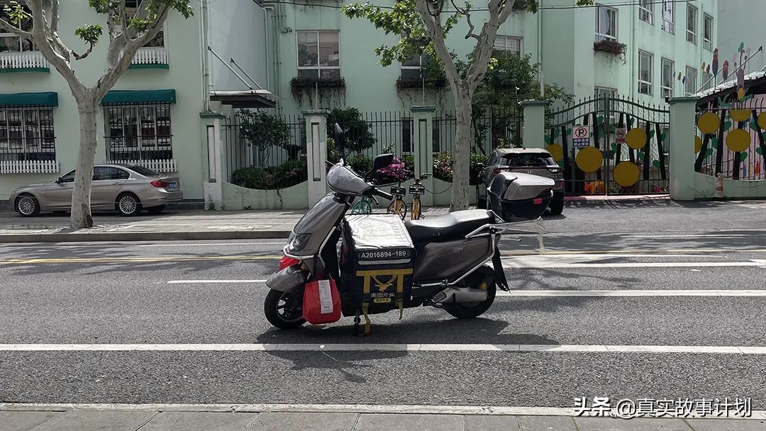 封控27天，注册成骑手，在静悄悄的上海街头游荡