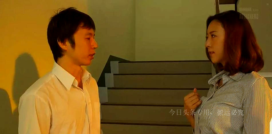 回顾：女老师和多名家长发生关系，丈夫家长会*放播**录像酿成悲剧