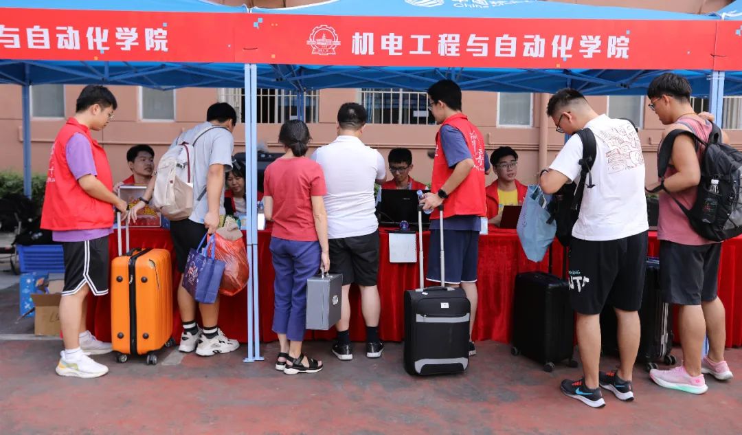 哈工大深圳校区研究生开学,哈工大2021届新生报到