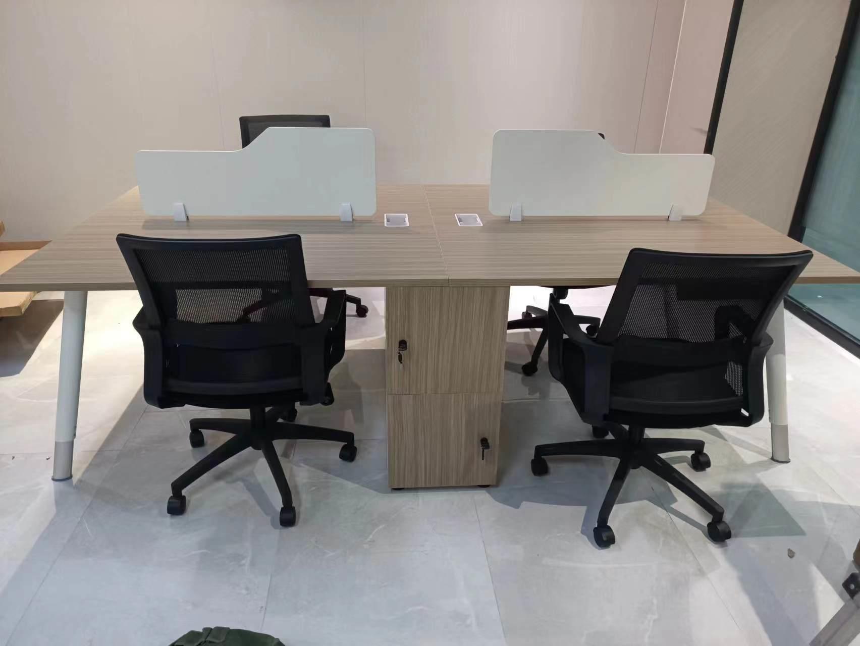 怎么选择板式办公家具呢,为什么越来越多人喜欢品牌家具