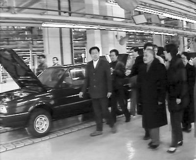 *小平邓**如何用20年带领中国崛起：是天佑中华，更是“自助者天助”