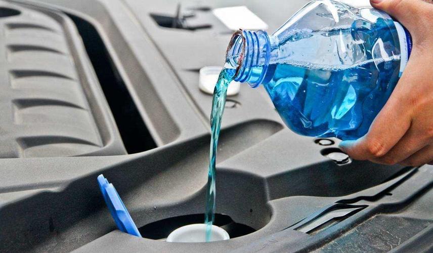 换汽车防冻玻璃水需要注意什么,零下温度汽车更换防冻玻璃水