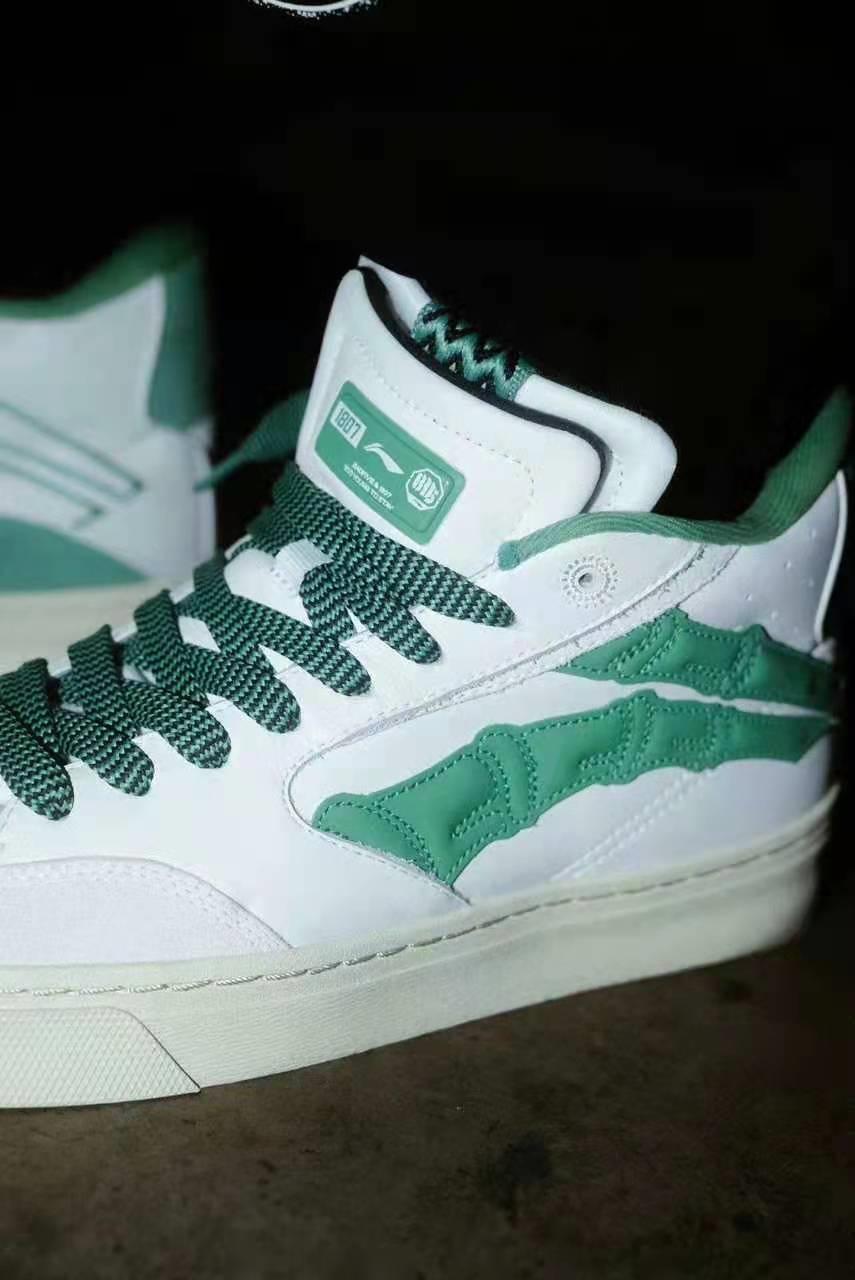 李宁和安踏哪个篮球鞋更好,安踏板鞋好还是李宁板鞋好