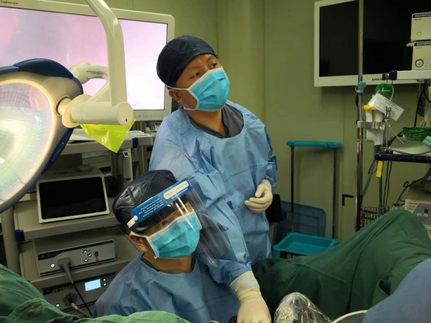 24岁女生肛裂正常吗,53岁的女人肛裂的根本原因