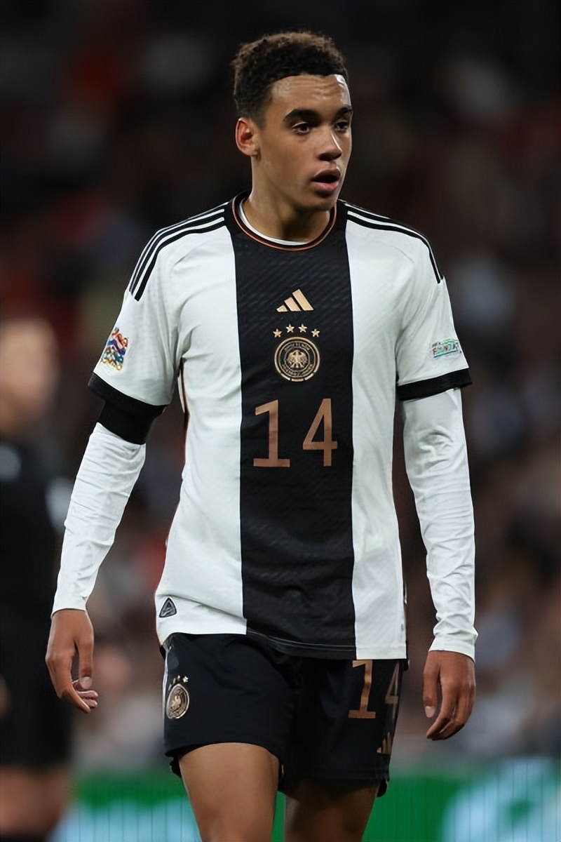 姆巴佩同期数据与梅西c罗对比,espn评nba百大球星前10