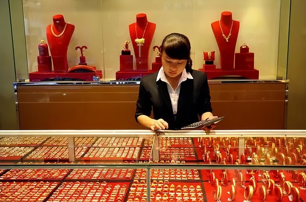 黄金为什么价格相差这么多,银行黄金价格和金店价格相差多少