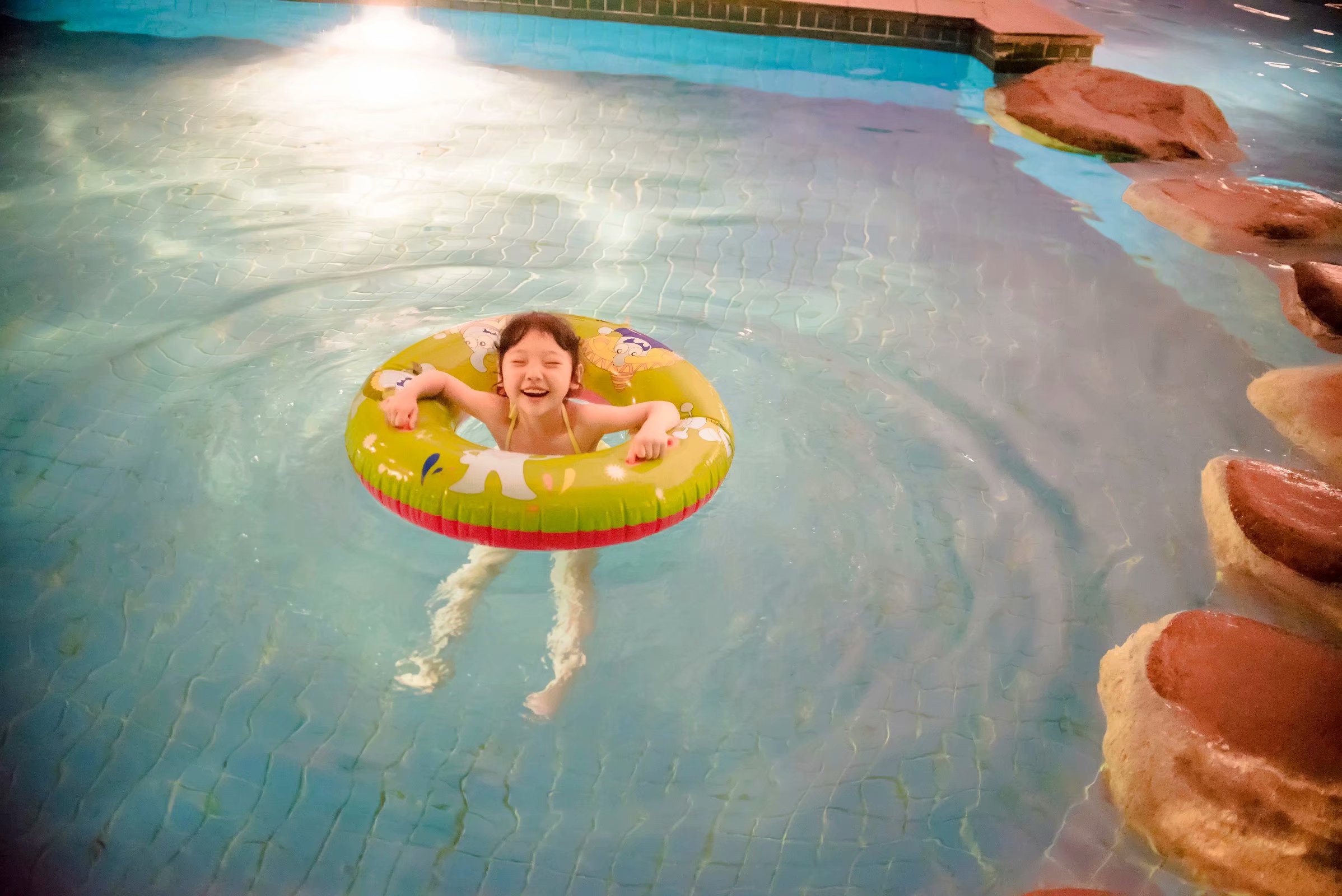 三亚和泰国哪个更适合旅游,三亚旅游和泰国旅游花费差多少钱