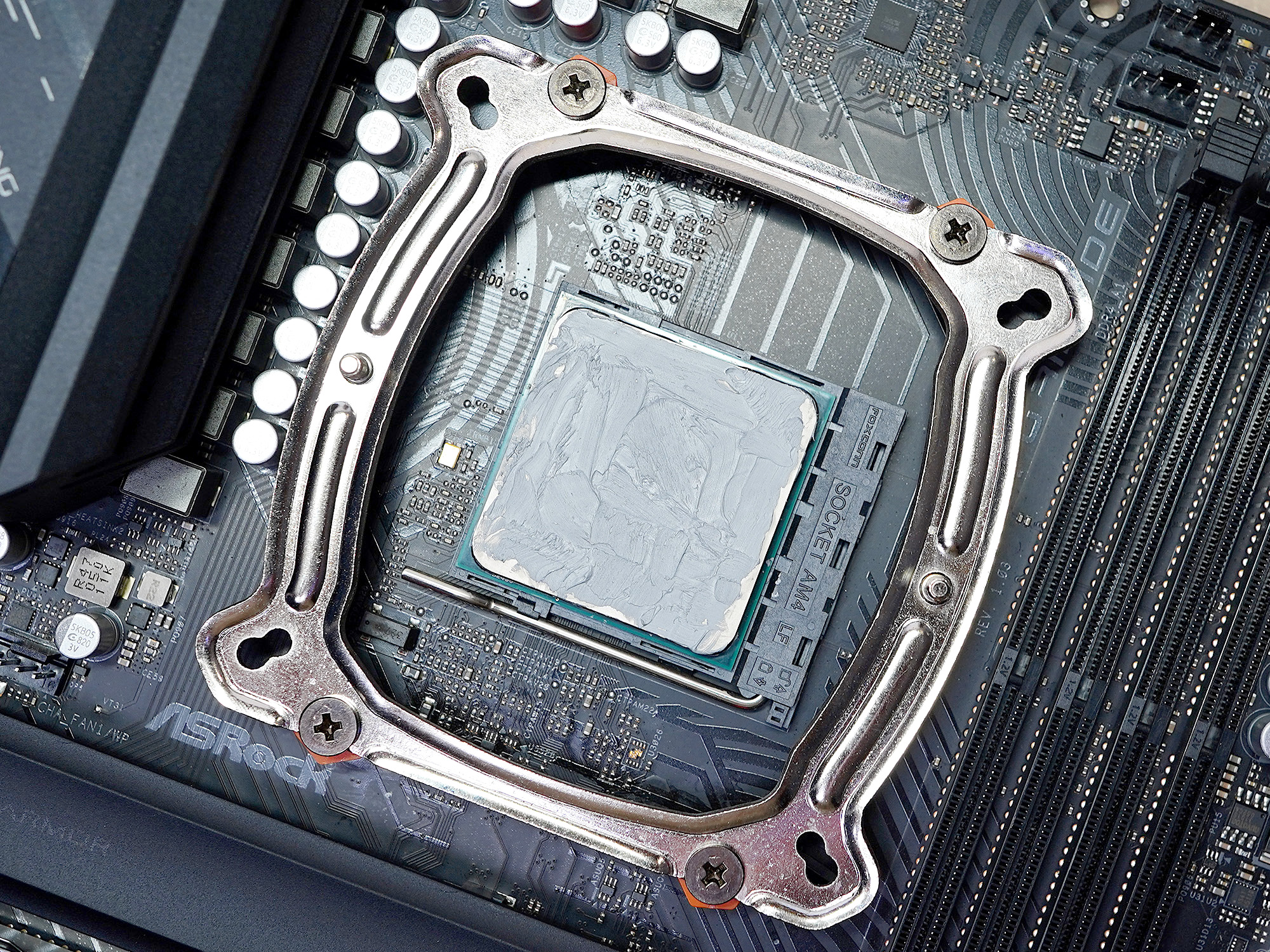 都2022年了，1080p分辨率下4GB显存够用吗？迟到的*X6R5**00XT评测