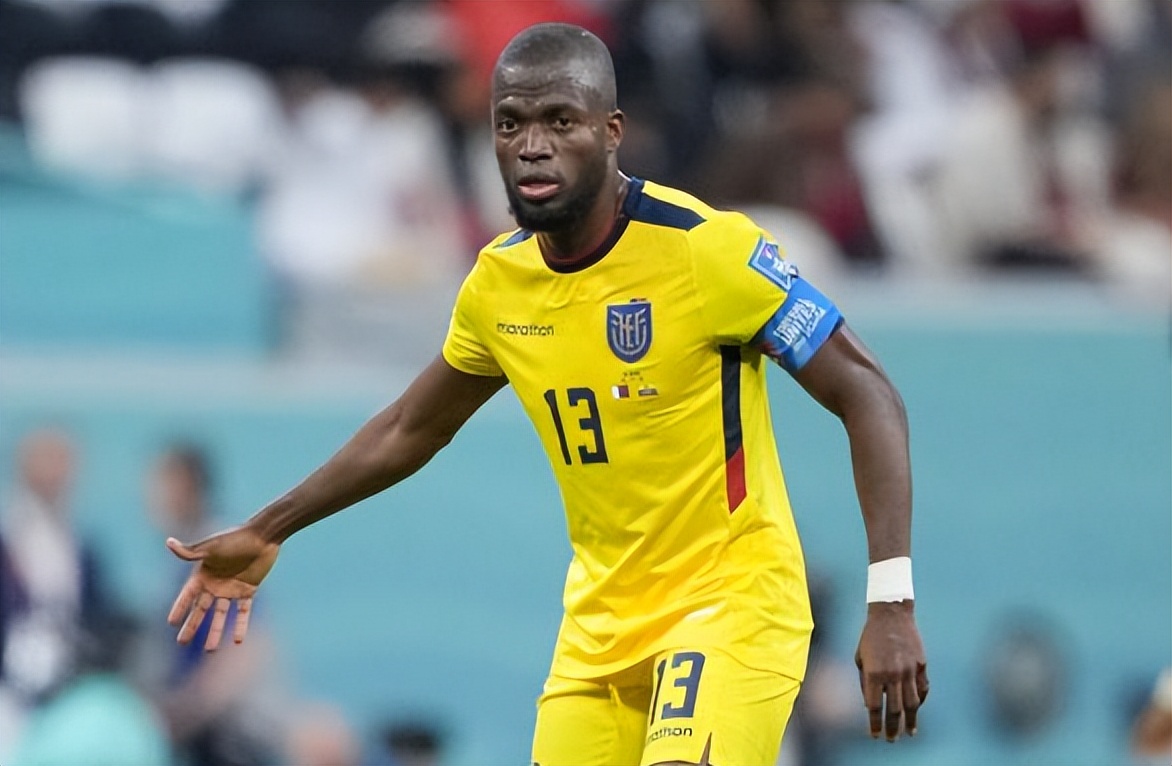 卖牛奶养家、用布当球踢、妹妹被绑架！这个男人刷新尘封92年的世界杯历史