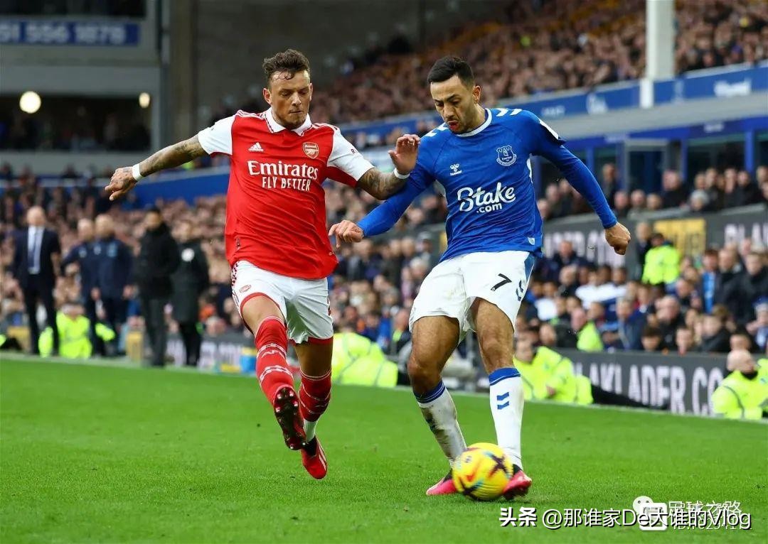 足球边裁为什么越位那么准,足球后卫易犯错误