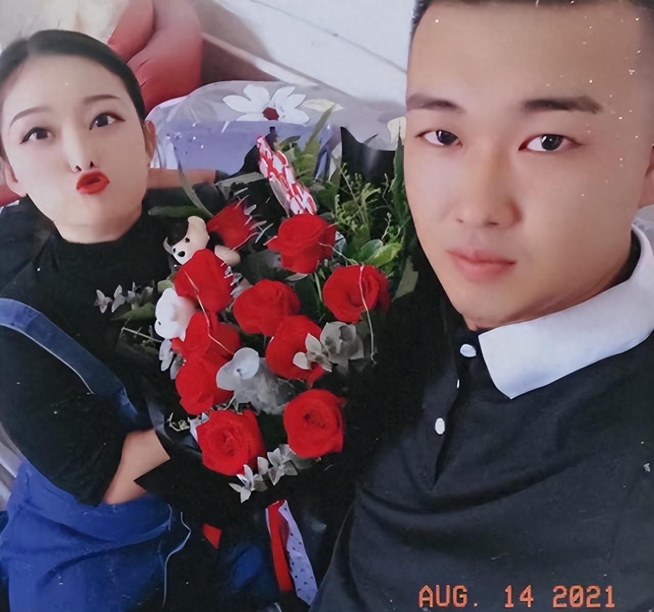 侏儒网红嫁了一个1米8的老公,广州网红侏儒嫁大学生