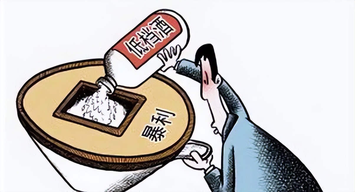 女人偷梁换柱卖假酒,卖假酒被判的案例