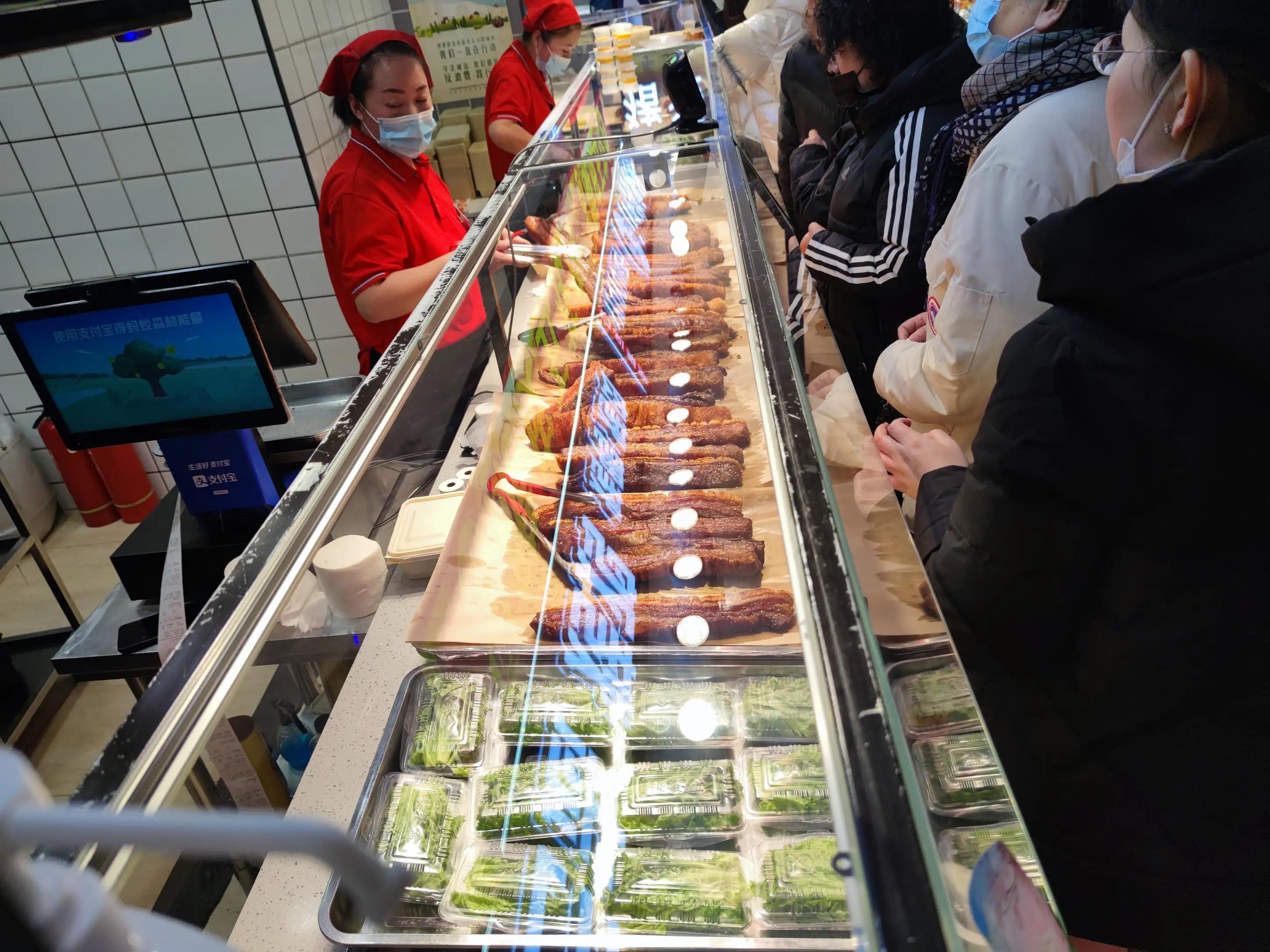 猪肉跌破五元原因,猪肉涨价熟食店怎么办