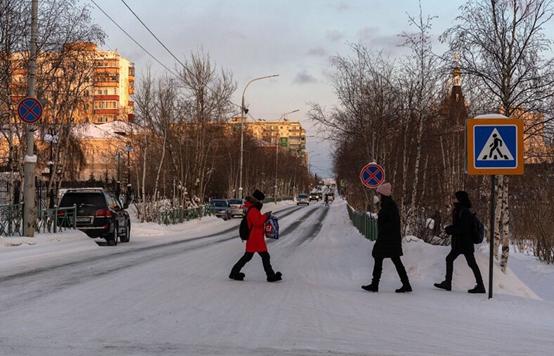 飞越俄罗斯上空,世界目前最大的钻石矿
