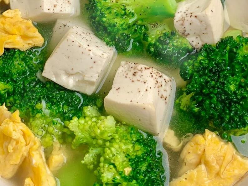 早上是养肝黄金期多吃六种蔬菜,春天养肝食物蔬菜水果有哪些