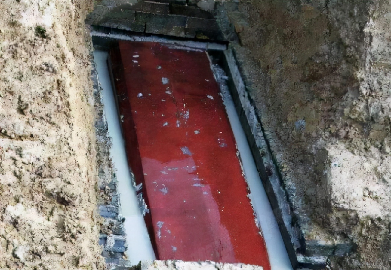 农民翻新老宅发现红棺材,浙江农民盖房挖出神秘红棺