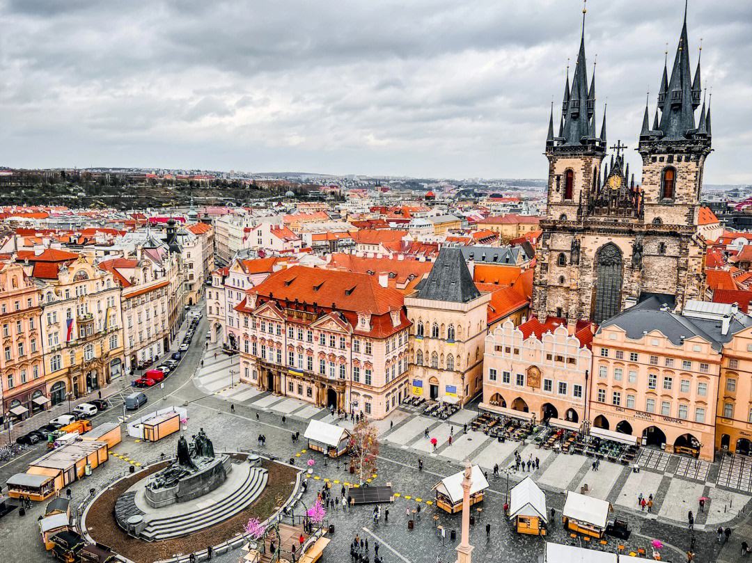 明星拍av练演技，政客当众谈论色情影片，捷克的色情业有多疯狂？