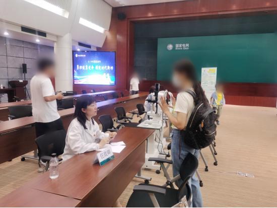 庆祝第六个中国医师节，中大医院举办惠民义诊活动