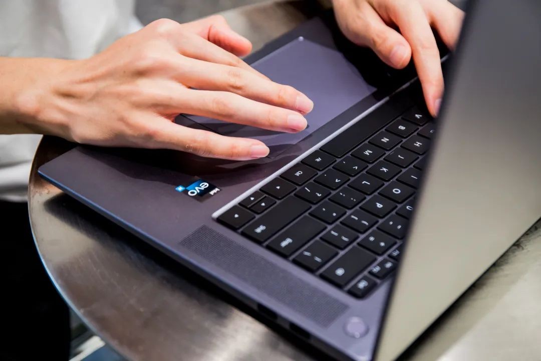 华为matebook14语言翻译,华为matebook16如何实现实时翻译