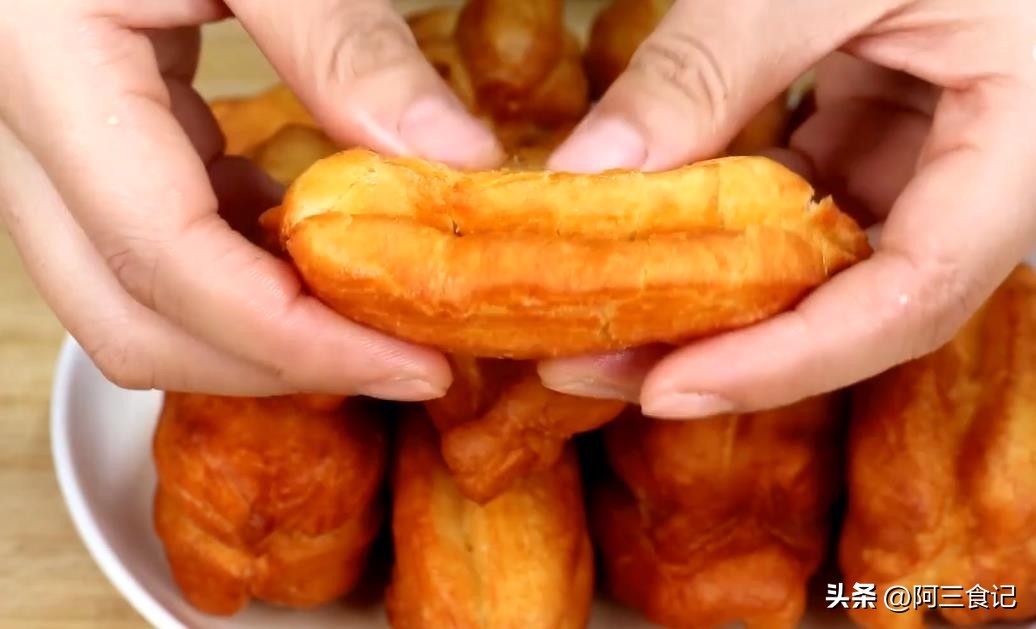 油条快速做酥脆松软完整教程,油条怎么做酥脆掉渣松软完整教程