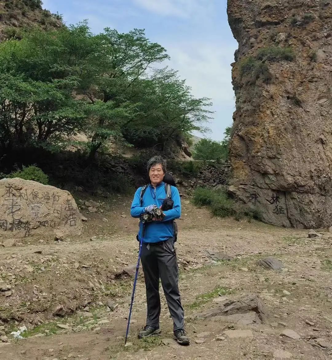 他们今日荣休，桃李天下！衷心祝节日快乐！