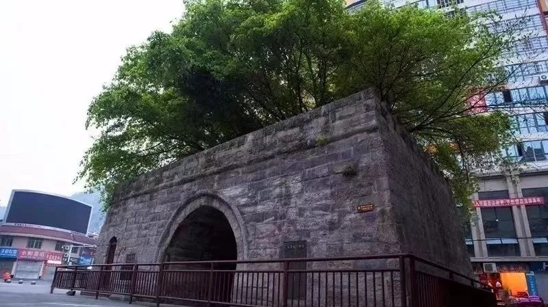 如果你要写盐亭，就不要只写盐亭