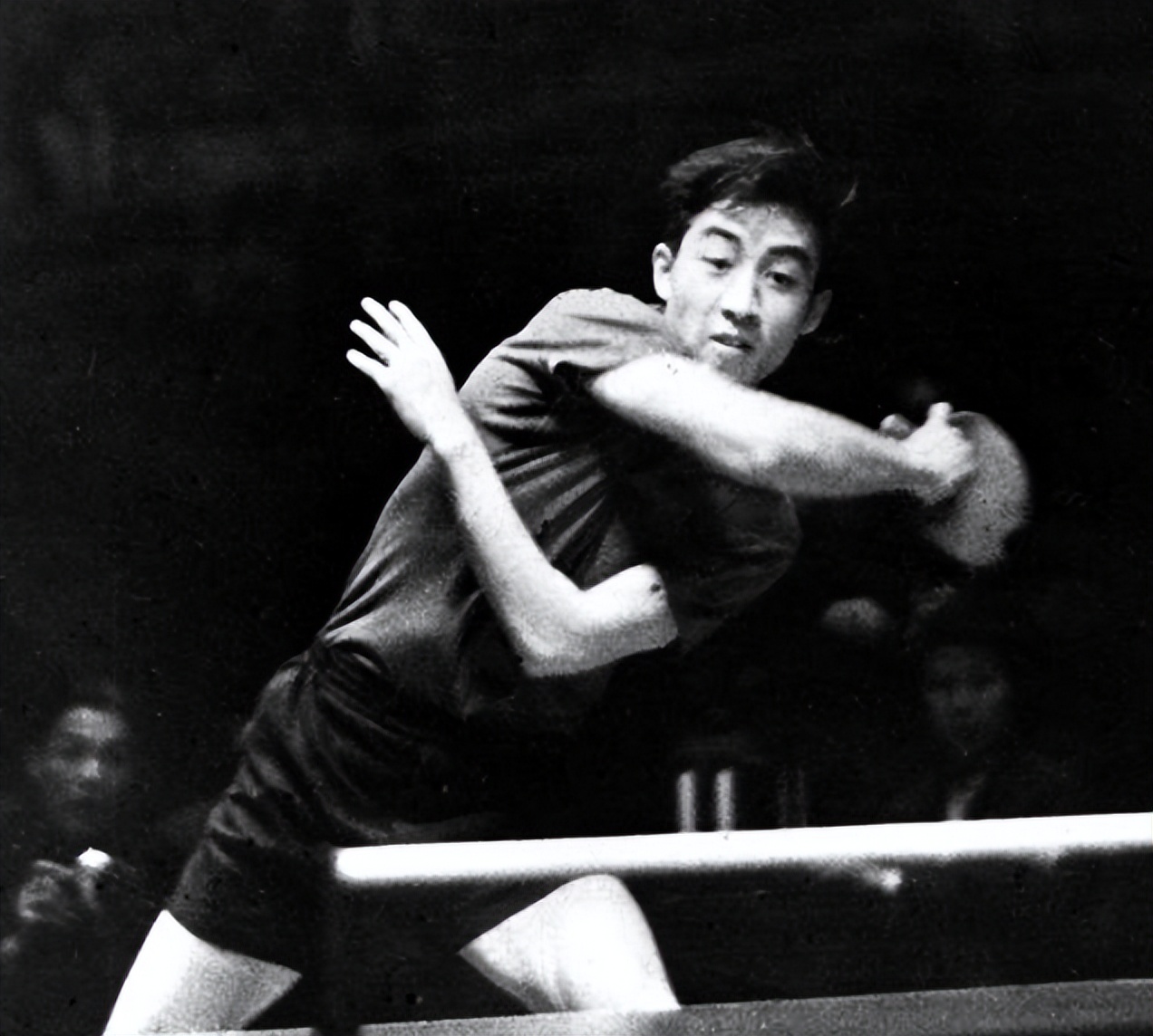 1961年容国团参加世乒赛，贺龙感到很紧张，于是让董必武下去休息