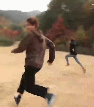 古猿进化成人类的标志,人类的屁股为什么那么大