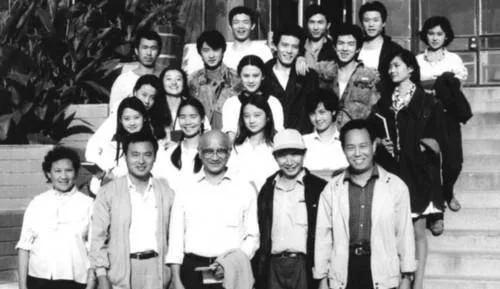 许晴和王志文谈过恋情,许晴曾经有多爱王志文