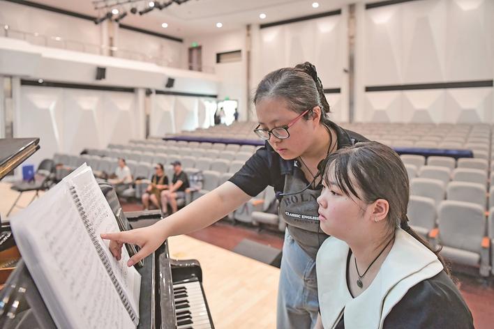 用旋律抒发长江的壮丽，用合声述说生活的热爱——连续三天34支队伍飞歌宜昌