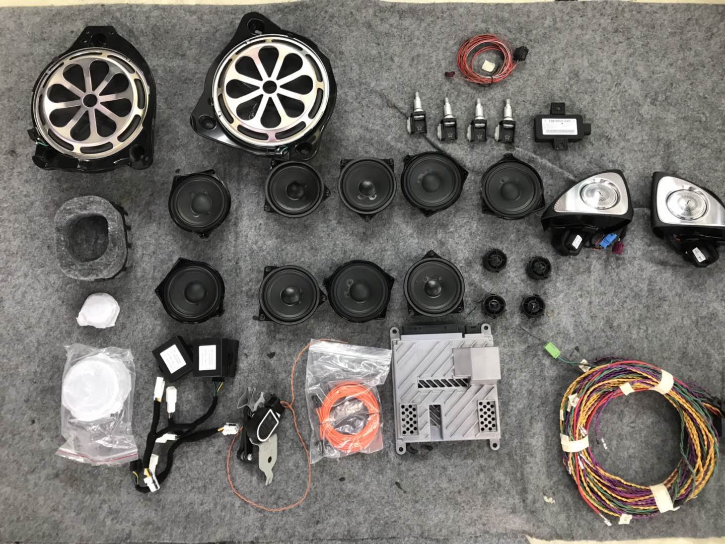 22款奔驰e300柏林之声音响效果,19款奔驰e300l改装柏林音响多少钱